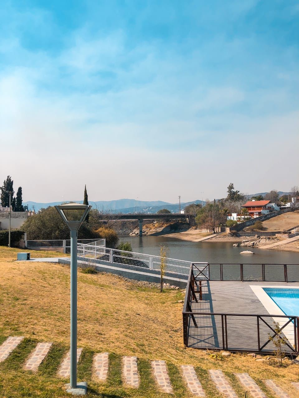 CASA EN CARLOS PAZ  